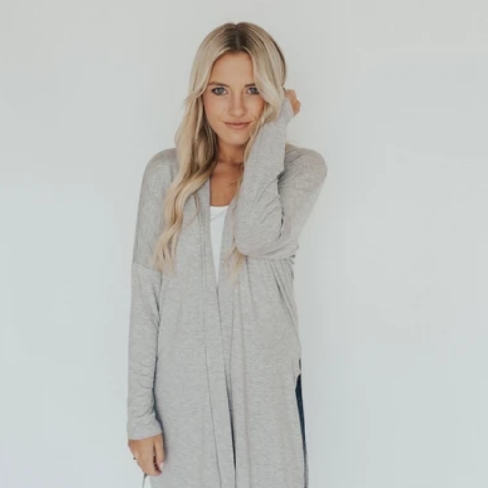 Carly Jean Los Angeles Light Grey Kimono